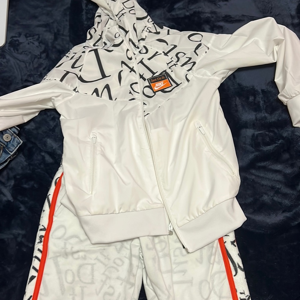 Nike windbreaker jacket and matching sweatpants